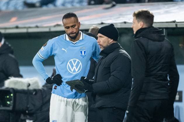 241212 Isaac Kiese Thelin and Head coach Henrik Rydström of Malmö FF during the UEFA Europa League football match between Malmö FF and Galatasaray on December 12, 2024 in Malmö Photo Petter Arvidson BILDBYRAN kod PA PA0940 fotboll football soccer fotball uefa europa league europa league malmö ff galatasaray bbeng  Copyright: PETTERxARVIDSON BB241212PA130