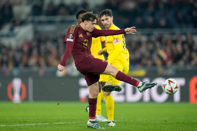 AS Roma v Sporting Braga - UEFA Europa League 2024 25 League Phase MD6 Niccolo Pisilli of AS Roma in action during the UEFA Europa League 2024 25 League Phase MD6 match between AS Roma and Sporting Braga at Stadio Olimpico on December 12, 2024 in Rome, Italy. Rome Stadio Olimpico Rome Italy Copyright: xGiuseppexMaffiax _BRU0134