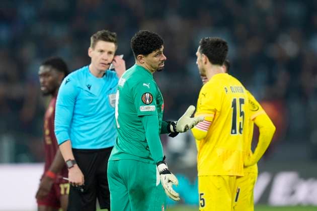 AS Roma v Sporting Braga - UEFA Europa League 2024 25 League Phase MD6 Matheus Magalhaes of Sporting Braga looks dejected after receiving the red card during the UEFA Europa League 2024 25 League Phase MD6 match between AS Roma and Sporting Braga at Stadio Olimpico on December 12, 2024 in Rome, Italy. Rome Stadio Olimpico Rome Italy Copyright: xGiuseppexMaffiax _BRU0602