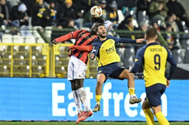 Nice s Evann Guessand and Union s Charles Vanhoutte fight for the ball during a soccer game between Belgian soccer team Royale Union Saint-Gilloise and French OGC Nice, on Thursday 12 December 2024 in Brussels, on day 6 8 of the League phase of the UEFA Europa League tournament. BRUNOxFAHY  x108104041x