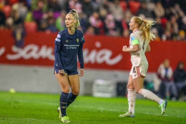 GER, Munich, FC Bayern Munich vs Juventus Turin, WomenÂs Champions League, Football, UEFA, Season 2024 2025, FC Bayern Campus, Matchday 5, pictured Alisha Lehmann Juventus Turin 7 DFB DFL REGULATIONS PROHIBIT ANY USE OF PHOTOGRAPHS AS IMAGE SEQUENCES AND OR QUASI VIDEO, 02 12 2024, Copyright: HMBxMedia HendrikxHamelau