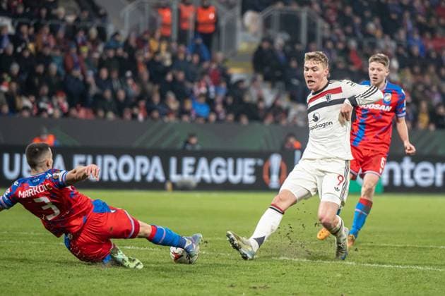 Rasmus Hojlund attacks during UEFA Europa league match, Viktoria Pilsen - Manchester United, ManU , 12. november 2024, Doosan Arena, Pilsen, Czech republic Copyright: xMICHALxFAJT,ZOSPORTU.SKx FAJ_8138