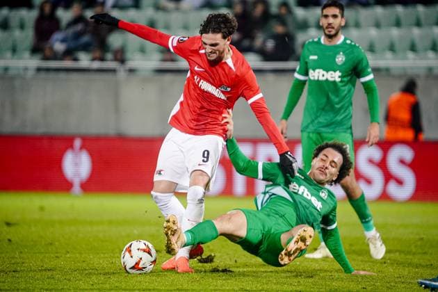 Football - Europa League - Group Stage - PFC Ludogorets - AZ Alkmaar - 12.12.2024 Troy Parrott (L) and Pedro Naressi (R) Bulgaria Copyright: xYulianxTodorovx