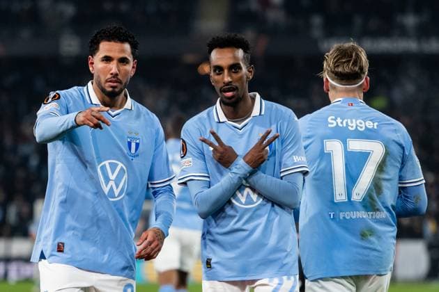 241212 Sergio Pena and Taha Ali of Malmö FF celebrate after 2 2 during the UEFA Europa League football match between Malmö FF and Galatasaray on December 12, 2024 in Malmö Photo Petter Arvidson BILDBYRAN kod PA PA0940 fotboll football soccer fotball uefa europa league europa league malmö ff galatasaray bbeng jubel  Copyright: PETTERxARVIDSON BB241212PA141