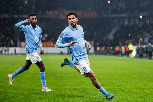 241212 Sergio Pena of Malmö FF celebrates after scoring 2 2 during the UEFA Europa League football match between Malmö FF and Galatasaray on December 12, 2024 in Malmö Photo Petter Arvidson BILDBYRAN kod PA PA0940 fotboll football soccer fotball uefa europa league europa league malmö ff galatasaray bbeng jubel  Copyright: PETTERxARVIDSON BB241212PA145