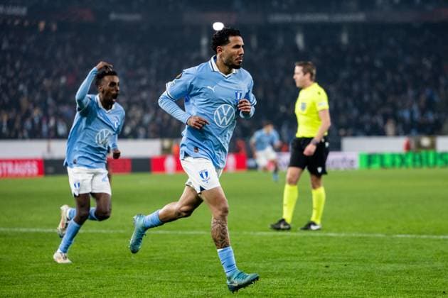 241212 Sergio Pena of Malmö FF celebrates after scoring 2 2 during the UEFA Europa League football match between Malmö FF and Galatasaray on December 12, 2024 in Malmö Photo Petter Arvidson BILDBYRAN kod PA PA0940 fotboll football soccer fotball uefa europa league europa league malmö ff galatasaray bbeng jubel  Copyright: PETTERxARVIDSON BB241212PA149