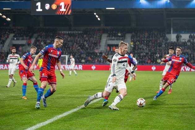 Rasmus Hojlund attacks during UEFA Europa league match, Viktoria Pilsen - Manchester United, ManU , 12. november 2024, Doosan Arena, Pilsen, Czech republic Copyright: xMICHALxFAJT,ZOSPORTU.SKx FAJ_7868