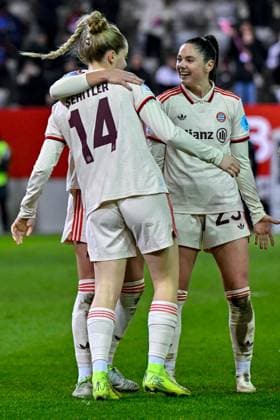 FC Bayern players celebrating the goal, celebrate the goal, goal, celebration, jubilation over the goal to 4 0 by Alara SEHITLER FC Bayern Munich, FCB, 14 , optimistic, action, action, 12 12 2024, Munich Germany , Football, UEFA Womens Champions League, Group C, FC Bayern Munich Juventus Turin xslx