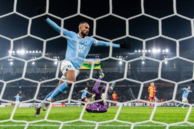 241212 Isaac Kiese Thelin of Malmö FF celebrate the 2 2 goal by Sergio Pena of Malmö FF not pictured during the UEFA Europa League football match between Malmö FF and Galatasaray on December 12, 2024 in Malmö Photo Petter Arvidson BILDBYRAN kod PA PA0940 fotboll football soccer fotball uefa europa league europa league malmö ff galatasaray bbeng jubel  Copyright: PETTERxARVIDSON BB241212PA170