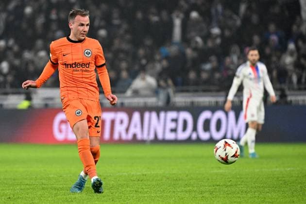 12 12 2024, xjhx, Football UEFA Europa League, Olympique Lyon Eintracht Frankfurt emspor, v l Mario Götze Goetze Eintracht Frankfurt DFL DFB REGULATIONS PROHIBIT ANY USE OF PHOTOGRAPHS as IMAGE SEQUENCES and or QUASI VIDEO Lyon