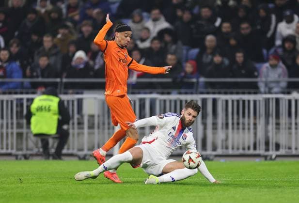 12 12 2024, Football UEFA Europa League, Olympique Lyon Eintracht Frankfurt, emonline, emspor, v l , Hugo Ekitike Eintracht Frankfurt , Duje Caleta Car Olympique Lyon DFL DFB REGULATIONS PROHIBIT ANY USE OF PHOTOGRAPHS AS IMAGE SEQUENCES AND OR QUASI VIDEO xdcx Copyright: HMBxMedia Claus