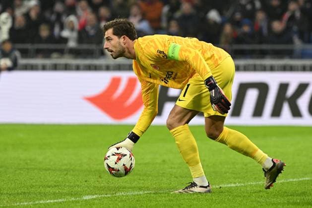 12 12 2024, xjhx, Football UEFA Europa League, Olympique Lyon Eintracht Frankfurt emspor, v l Kevin Trapp Eintracht Frankfurt DFL DFB REGULATIONS PROHIBIT ANY USE OF PHOTOGRAPHS as IMAGE SEQUENCES and or QUASI VIDEO Lyon