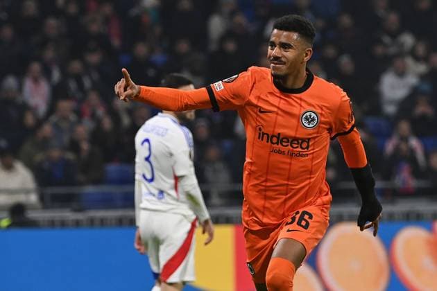12 12 2024, xjrdrx, football UEFA Europa League, Olympique Lyon Eintracht Frankfurt emspor, v l goal celebration after the goal to celebrate the goal celebrate 0 1 by Ansgar Knauff Eintracht Frankfurt DFL DFB REGULATIONS PROHIBIT ANY USE OF PHOTOGRAPHS as IMAGE SEQUENCES and or QUASI VIDEO Lyon