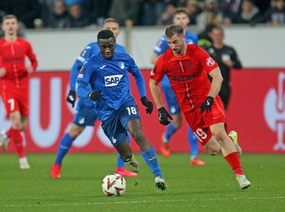 V li Diadie Samassekou Hoffenheim , Daniel Popa Bucharest Sport Football Europa League Season 24 25 TSG 1899 Hoffenheim FCSB Bucharest , Matchday 6, 12 12 2024