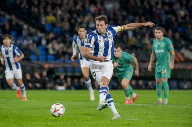 2024 25 UEFA Europa League Mikel Oyarzabal of Real Sociedad shoots and scores during the Europa League 2024 25 League Phase match between Real Sociedad and FC Dynamo Kyiv at Reale Arena. Donostia - San Sebastian. (Basque Country) December 12, 2024. (Gari Garaialde Bostok Photo) Donostia Gipuzkoa Spain Editorial Use Only  Copyright: xGarikoitzxGaraialdex xBostokxPhotox Bostok Photo GarixGaraialdex 0784845703st