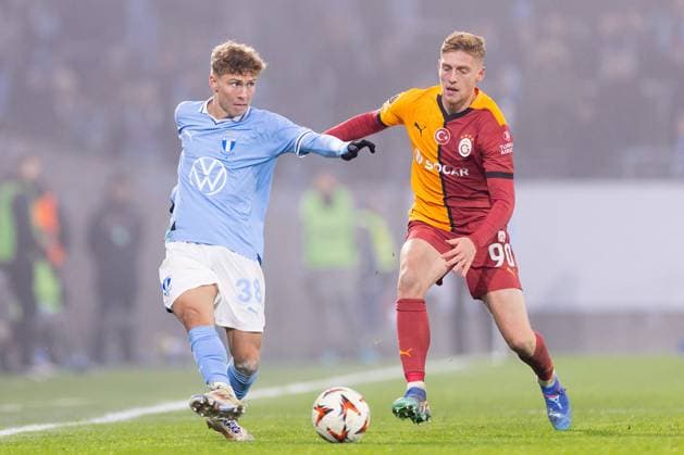 241212 Hugo Bolin of Malmö FF and Metehan Baltaci of Galatasaray during the UEFA Europa League football match between Malmö FF and Galatasaray on December 12, 2024 in Malmö Photo Jonas Ljungdahl BILDBYRAN COP 144 PA0940 fotboll football soccer fotball uefa europa league europa league malmö ff galatasaray bbeng  Copyright: JONASxLJUNGDAHL BB241212JO032