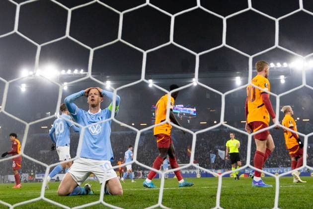 241212 Anders Christiansen of Malmö FF look dejected during the UEFA Europa League football match between Malmö FF and Galatasaray on December 12, 2024 in Malmö Photo Jonas Ljungdahl BILDBYRAN COP 144 PA0940 fotboll football soccer fotball uefa europa league europa league malmö ff galatasaray bbeng  Copyright: JONASxLJUNGDAHL BB241212JO037
