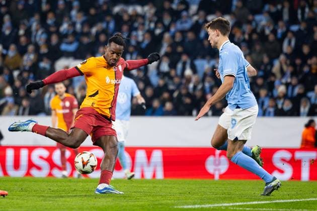 241212 Michy Batshuayi of Galatasaray during the UEFA Europa League football match between Malmö FF and Galatasaray on December 12, 2024 in Malmö Photo Jonas Ljungdahl BILDBYRAN COP 144 PA0940 fotboll football soccer fotball uefa europa league europa league malmö ff galatasaray bbeng  Copyright: JONASxLJUNGDAHL BB241212JO045