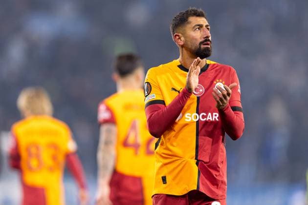 241212 Kerem Demirbay of Galatasaray looks dejected after the UEFA Europa League football match between Malmö FF and Galatasaray on December 12, 2024 in Malmö Photo Jonas Ljungdahl BILDBYRAN COP 144 PA0940 fotboll football soccer fotball uefa europa league europa league malmö ff galatasaray bbeng  Copyright: JONASxLJUNGDAHL BB241212JO057