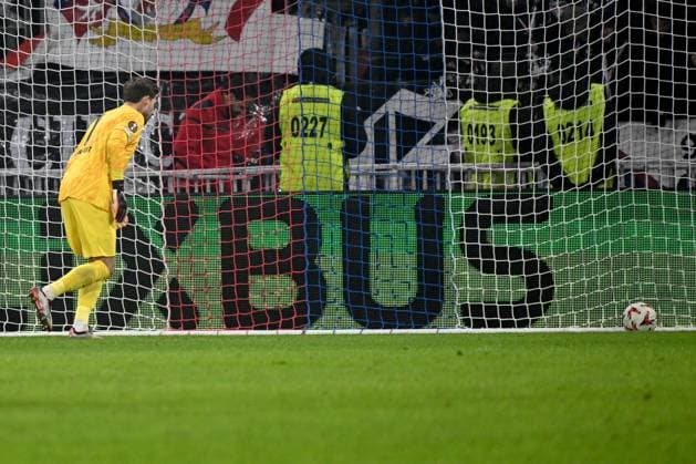 12 12 2024, xjhx, Football UEFA Europa League, Olympique Lyon Eintracht Frankfurt emspor, v l Kevin Trapp Eintracht Frankfurt on the goal to 2 1 by Malick Fofana Olympique Lyon DFL DFB REGULATIONS PROHIBIT ANY USE OF PHOTOGRAPHS as IMAGE SEQUENCES and or QUASI VIDEO Lyon