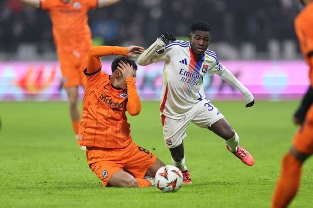 12 12 2024, Football UEFA Europa League, Olympique Lyon Eintracht Frankfurt, emonline, emspor, v l , Fares Chaibi Eintracht Frankfurt , Ernest Nuamah Olympique Lyon DFL DFB REGULATIONS PROHIBIT ANY USE OF PHOTOGRAPHS AS IMAGE SEQUENCES AND OR QUASI VIDEO xdcx Copyright: HMBxMedia Claus