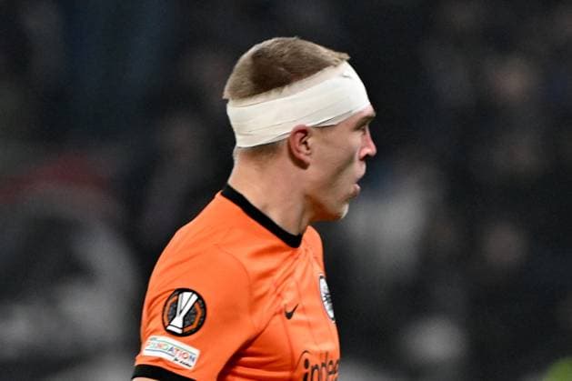 12 12 2024, xjhx, Football UEFA Europa League, Olympique Lyon Eintracht Frankfurt emspor, v l Rasmus Kristensen Eintracht Frankfurt with bandage turban DFL DFB REGULATIONS PROHIBIT ANY USE OF PHOTOGRAPHS as IMAGE SEQUENCES and or QUASI VIDEO Lyon