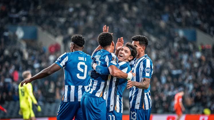 FC Porto vs FC Midjtjiland Danny Namaso do Futebol Clube do Porto celebra golo no jogo para a Uefa Europe League (Fotografia por Smileshutter8 AvantSports) Copyright: xSmileShutter8 AvantSportsx