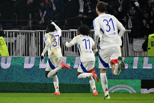 12 12 2024, xjhx, Football UEFA Europa League, Olympique Lyon Eintracht Frankfurt emspor, v l Goal celebration after the goal to celebrate the goal celebrate 3 1 by Ernest Nuamah Olympique Lyon DFL DFB REGULATIONS PROHIBIT ANY USE OF PHOTOGRAPHS as IMAGE SEQUENCES and or QUASI VIDEO Lyon