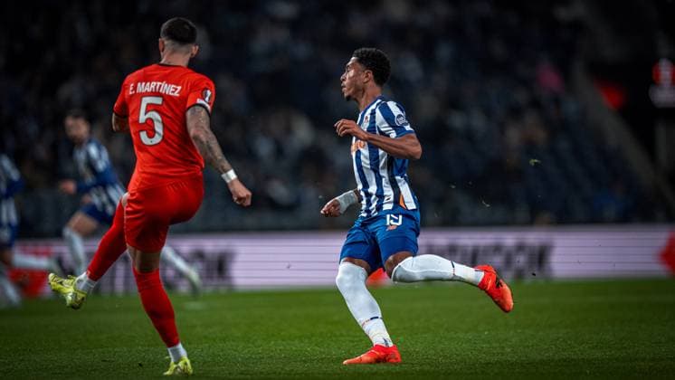 FC Porto vs FC Midjtjiland Danny Namaso do Futebol Clube do Porto no jogo para a Uefa Europe League (Fotografia por Smileshutter8 AvantSports) Copyright: xSmileShutter8 AvantSportsx