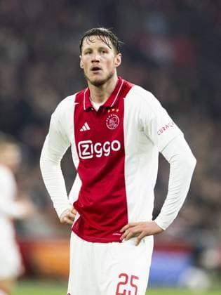 AMSTERDAM - Wout Weghorst of Ajax disappointment after going 1-3 during the UEFA Europa League match between AFC Ajax Amsterdam and SS Lazio Roma at the Johan Cruijff ArenA on Dec. 12, 2024 in Amsterdam, Netherlands. ANP KOEN VAN WEEL UEFA Europa League 2024 25 League Phase MD6 2024 25 xVIxANPxSportx xxANPxIVx 515564396 originalFilename: 515564396.jpg