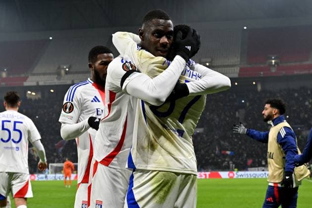 12 12 2024, xjhx, Football UEFA Europa League, Olympique Lyon Eintracht Frankfurt emspor, v l Goal celebration after the goal to celebrate the goal celebrate 3 1 by Ernest Nuamah Olympique Lyon DFL DFB REGULATIONS PROHIBIT ANY USE OF PHOTOGRAPHS as IMAGE SEQUENCES and or QUASI VIDEO Lyon