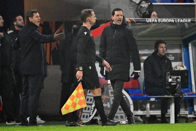 12 12 2024, xjhx, Football UEFA Europa League, Olympique Lyon Eintracht Frankfurt emspor, v l Head of the Licensing Department Team Manager Timmo Hardung Eintracht Frankfurt Coach Dino Toppmöller Toppmoeller Eintracht Frankfurt DFL DFB REGULATIONS PROHIBIT ANY USE OF PHOTOGRAPHS as IMAGE SEQUENCES and or QUASI VIDEO Lyon