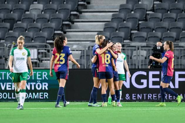 241212 Aitana Bonmati of Barcelona celebrates with team mates after scoring 0 3 during the UEFA Women s Champions League football match between Hammarby and Barcelona on December 12, 2024 in Stockholm Photo Jesper Zerman BILDBYRAN kod JZ JZ0598 fotboll football soccer fotball uefa womens champions league hammarby barcelona dam bbeng jubel  Copyright: JESPERxZERMAN BB241212JZ070
