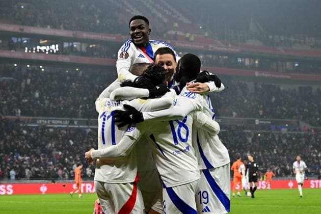 12 12 2024, xjrdrx, football UEFA Europa League, Olympique Lyon Eintracht Frankfurt emspor, v l goal celebration after the goal to celebrate the goal celebrate 2 1 by Malick Fofana Olympique Lyon DFL DFB REGULATIONS PROHIBIT ANY USE OF PHOTOGRAPHS as IMAGE SEQUENCES and or QUASI VIDEO Lyon
