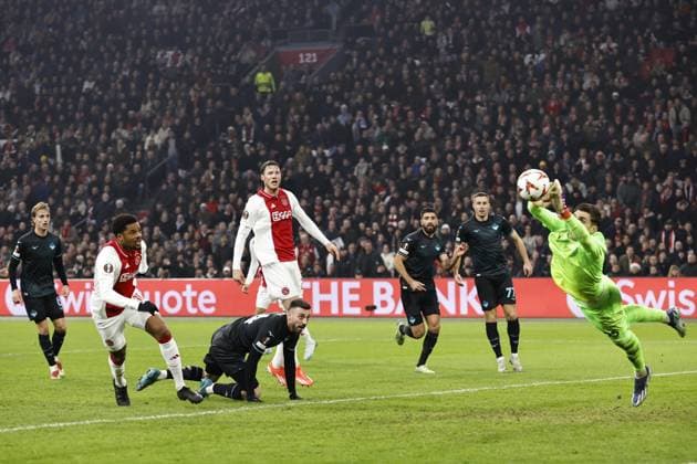 Sport Bilder des Tages AMSTERDAM - (l-r) Nicolo Ravella of SS Lazio, Chuba Akpom of Ajax, Wout Weghorst of Ajax, SS Lazio goalkeeper Christos Mandas during the UEFA Europa League match between AFC Ajax Amsterdam and SS Lazio Roma at the Johan Cruijff ArenA on Dec. 12, 2024 in Amsterdam, Netherlands. ANP Hollandse Hoogte MAURICE VAN STEEN UEFA Europa League 2024 25 League Phase MD6 2024 25 xVIxANPxSportx xMauricexvanxSteenxIVx 515567070 originalFilename: 515567070.jpg