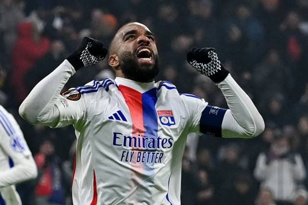 12 12 2024, xjrdrx, football UEFA Europa League, Olympique Lyon Eintracht Frankfurt emspor, v l goal celebration after the goal to celebrate the goal celebrate 2 1 by Malick Fofana Olympique Lyon Alexandre Lacazette Olympique Lyon DFL DFB REGULATIONS PROHIBIT ANY USE OF PHOTOGRAPHS as IMAGE SEQUENCES and or QUASI VIDEO Lyon