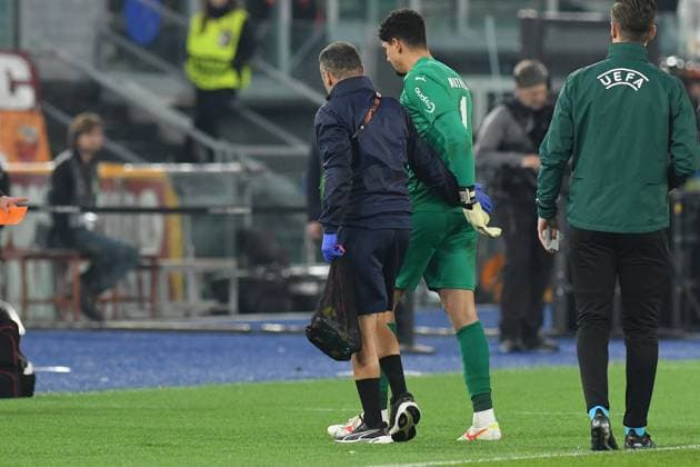 Matheus Magalhaes of Sporting Braga leaves the field after the expulsion during the Europa League phase Matchday 6 between Roma v Sporting Braga at Olympic stadium, Italy, Dec 12nd,, 2024. & xA;Mattia Vian during AS Roma vs SC Braga, Football Europa League match in Rome, Italy, December 12 2024  Copyright: xMattiaxVian IPAxSportx xipa-agency.netx xx IPA_52352410 IPA_Agency_IPA52352410