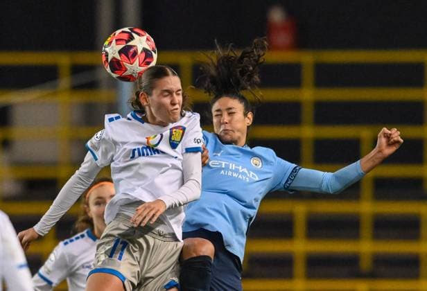 Manchester City Women v St.Polten-Spratzern UEFA Womens Champions League Lala Alelxandri of Manchester City Women and Valentina Madl of St.Polten-Spratzern during the UEFA Womens Champions League Group D match at Joie Stadium, Manchester UK Newspapers OUT Copyright: xKarlxVallantinex FIL-21080-0055