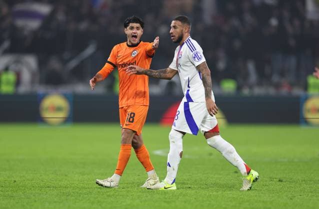 12 12 2024, Football UEFA Europa League, Olympique Lyon Eintracht Frankfurt, emonline, emspor, v l , Mahmoud Dahoud Eintracht Frankfurt gives instructions, gesticulates, gesticulate with arms gives instructions, gesticulate, Corentin Tolisso Olympique Lyon DFL DFB REGULATIONS PROHIBIT ANY USE OF PHOTOGRAPHS AS IMAGE SEQUENCES AND OR QUASI VIDEO xdcx Copyright: HMBxMedia Claus