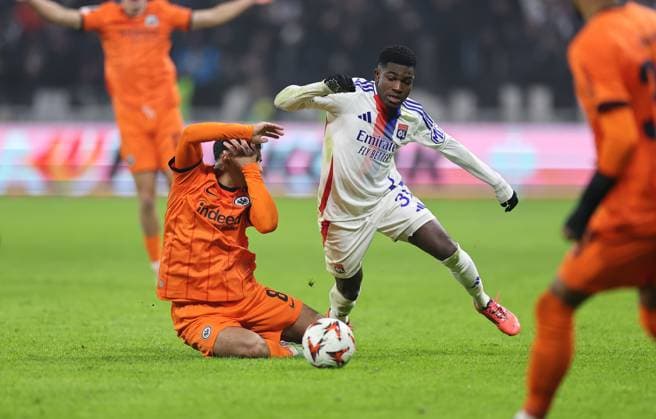 12 12 2024, Football UEFA Europa League, Olympique Lyon Eintracht Frankfurt, emonline, emspor, v l , Fares Chaibi Eintracht Frankfurt , Ernest Nuamah Olympique Lyon DFL DFB REGULATIONS PROHIBIT ANY USE OF PHOTOGRAPHS AS IMAGE SEQUENCES AND OR QUASI VIDEO xdcx Copyright: HMBxMedia Claus