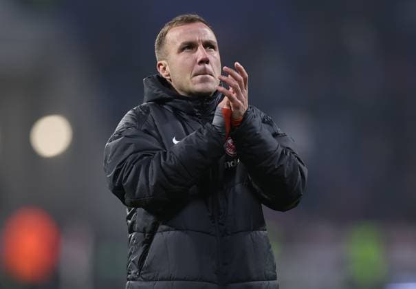 12 12 2024, Football UEFA Europa League, Olympique Lyon Eintracht Frankfurt, emonline, emspor, v l , Mario Götze Eintracht Frankfurt thanks the fans, thanks, thanks, team after the match, after the match, thanks the fans, applauds the fans DFL DFB REGULATIONS PROHIBIT ANY USE OF PHOTOGRAPHS AS IMAGE SEQUENCES AND OR QUASI VIDEO xdcx Copyright: HMBxMedia Claus
