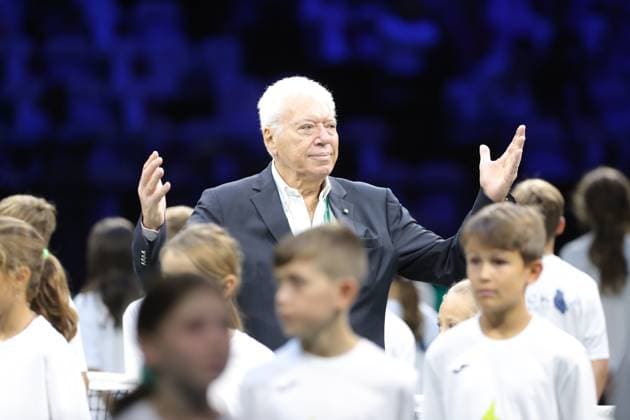 Foto Michele Nucci LaPresse 13 Settembre 2023 - Bologna, Italia - tennis - Canada vs Italia - Alexis Galarneau (CAN) v Lorenzo Sonego (ITA) - Coppa Davis 2023 - Unipol Arena. Nella foto: Nicola Pietrangeli ex campione festeggiato per i suoi 90 anni Photo Michele Nucci LaPresse - September 13, 2023 Bologna, Italy - sport, tennis - Canada vs Italy - Alexis Galarneau (CAN) v Lorenzo Sonego (ITA) - Davis Cup 2023 - Unipol Arena. In the pic: former tennis champion Nicola Pietrangeli  Copyright: xMichelexNucci LaPressex