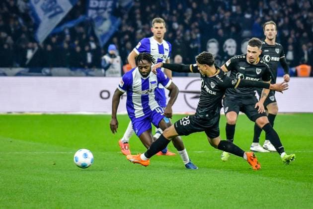 Soccer 2 Bundesliga Hertha BSC Berlin Preußen Münster 13 12 2024, xdanx, Soccer 2 Bundesliga Hertha BSC Berlin Preußen Münster v l Deyovaisio Zeefuik Hertha BSC 42 ,Andras Nemeth SC Preußen Muenster 28 ,Zweikampf, Duell, Kampf, tackle DFL DFB REGULATIONS PROHIBIT ANY USE OF PHOTOGRAPHS as IMAGE SEQUENCES and or QUASI VIDEO Daniel Lakomski Mix1 Berlin Olympiastadion Berlin Berlin Germany EN Copyright: xDanielxLakomskix