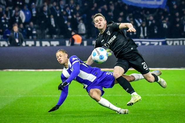 Soccer 2 Bundesliga Hertha BSC Berlin Preußen Münster 13 12 2024, xdanx, Soccer 2 Bundesliga Hertha BSC Berlin Preußen Münster v l Derry Scherhant Hertha BSC 39 ,Jano Ter Horst SC Preußen Muenster 27 ,Zweikampf, Duell, Kampf, tackle DFL DFB REGULATIONS PROHIBIT ANY USE OF PHOTOGRAPHS as IMAGE SEQUENCES and or QUASI VIDEO Daniel Lakomski Mix1 Berlin Olympiastadion Berlin Berlin Germany EN Copyright: xDanielxLakomskix