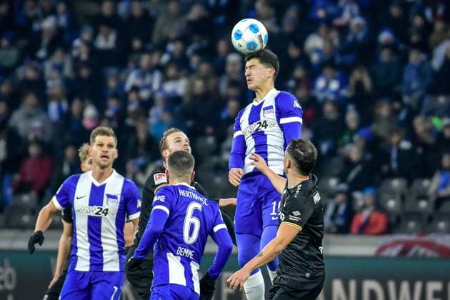 Soccer 2 Bundesliga Hertha BSC Berlin Preußen Münster 13 12 2024, xdanx, Soccer 2 Bundesliga Hertha BSC Berlin Preußen Münster v l Jorrit Hendrix SC Preußen Muenster 20 ,Diego Demme Hertha BSC 6 ,Ibrahim Maza Hertha BSC 10 ,Yassine Bouchama SC Preußen Muenster 5 ,duel, duel, fight, tackle DFL DFB REGULATIONS PROHIBIT ANY USE OF PHOTOGRAPHS as IMAGE SEQUENCES and or QUASI VIDEO Daniel Lakomski Mix1 Berlin Olympiastadion Berlin Berlin Germany EN Copyright: xDanielxLakomskix