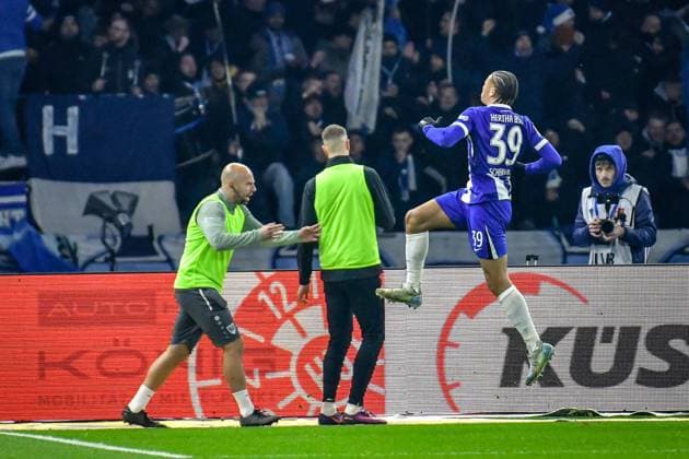 Fußball 2 Bundesliga Hertha BSC Berlin Preußen Münster 13 12 2024, xdanx, Fussball 2 Bundesliga Hertha BSC Berlin Preußen Münster v l Jubel nach dem 1 0 durch Derry Scherhant Hertha BSC 39 , DFL DFB REGULATIONS PROHIBIT ANY USE OF PHOTOGRAPHS as IMAGE SEQUENCES and or QUASI VIDEO Daniel Lakomski Mix1 Berlin Olympiastadion Berlin Berlin Deutschland DE Copyright: xDanielxLakomskix
