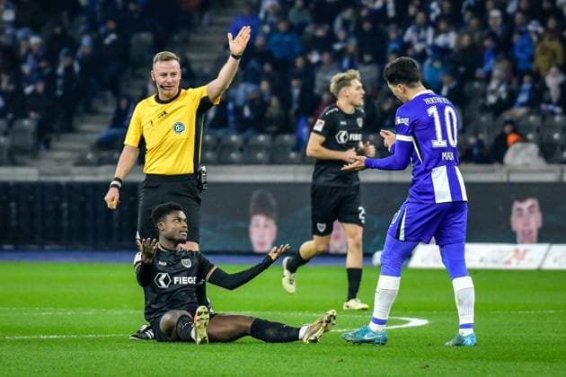 Soccer 2 Bundesliga Hertha BSC Berlin Preußen Münster 13 12 2024, xdanx, Soccer 2 Bundesliga Hertha BSC Berlin Preußen Münster v l Daniel Kyerewaa SC Preußen Muenster 7 ,Ibrahim Maza Hertha BSC 10 ,gives instructions, gestures with arms, gesticulates, gives instructions DFL DFB REGULATIONS PROHIBIT ANY USE OF PHOTOGRAPHS as IMAGE SEQUENCES and or QUASI VIDEO Daniel Lakomski Mix1 Berlin Olympiastadion Berlin Berlin Germany EN Copyright: xDanielxLakomskix