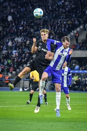 Soccer 2 Bundesliga Hertha BSC Berlin Preußen Münster 13 12 2024, xdanx, Soccer 2 Bundesliga Hertha BSC Berlin Preußen Münster v l Lukas Frenkert SC Preußen Muenster 29 ,Pascal Klemens Hertha BSC 41 ,Zweikampf, Duell, Kampf, tackle DFL DFB REGULATIONS PROHIBIT ANY USE OF PHOTOGRAPHS as IMAGE SEQUENCES and or QUASI VIDEO Daniel Lakomski Mix1 Berlin Olympiastadion Berlin Berlin Germany EN Copyright: xDanielxLakomskix