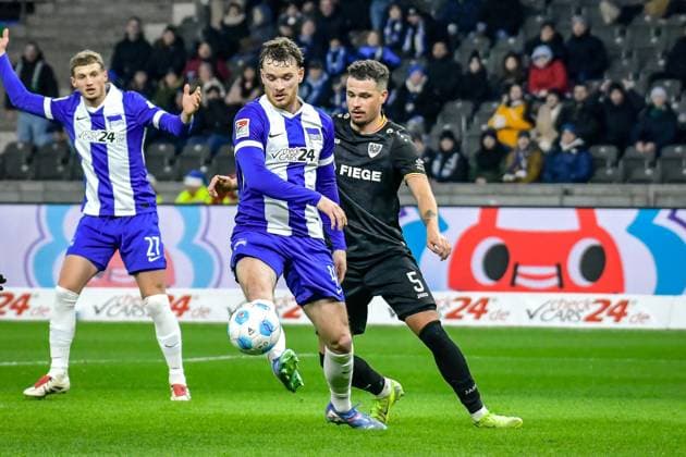 Soccer 2 Bundesliga Hertha BSC Berlin Preußen Münster 13 12 2024, xdanx, Soccer 2 Bundesliga Hertha BSC Berlin Preußen Münster v l Pascal Klemens Hertha BSC 41 ,Yassine Bouchama SC Preußen Muenster 5 ,Zweikampf, Duell, Kampf, tackle DFL DFB REGULATIONS PROHIBIT ANY USE OF PHOTOGRAPHS as IMAGE SEQUENCES and or QUASI VIDEO Daniel Lakomski Mix1 Berlin Olympiastadion Berlin Berlin Germany EN Copyright: xDanielxLakomskix