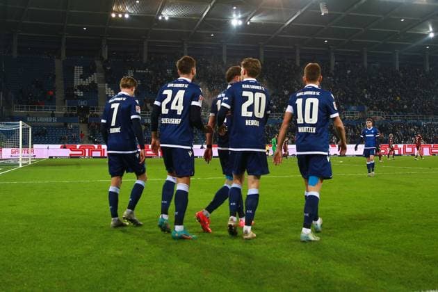 13 12 2024, xrekx, Fußball 2 Bundesliga, Karlsruher SC Jahn Regensburg emspor, v l Budu Zivzivadze Karlsruher SC bejubebt das 1 1 mit Dzenis Burnic Karlsruher SC Fabian Schleusener Karlsruher SC Marvin Wanitzek Karlsruher SC David Herold Karlsruher SC DFL DFB REGULATIONS PROHIBIT ANY USE OF PHOTOGRAPHS as IMAGE SEQUENCES and or QUASI VIDEO Karlsruhe